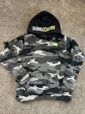 Abercrombie kids camo hooded sweatshirt
